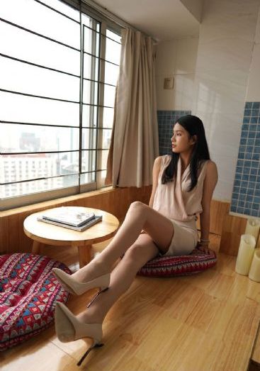 一边吻一边摸进内裤里网站