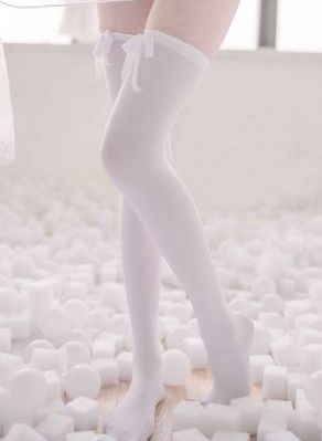 娇妻4p被3个黑人在线观看