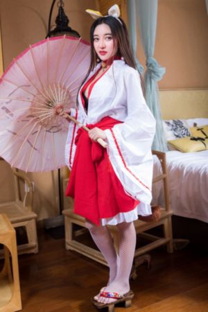 女女女